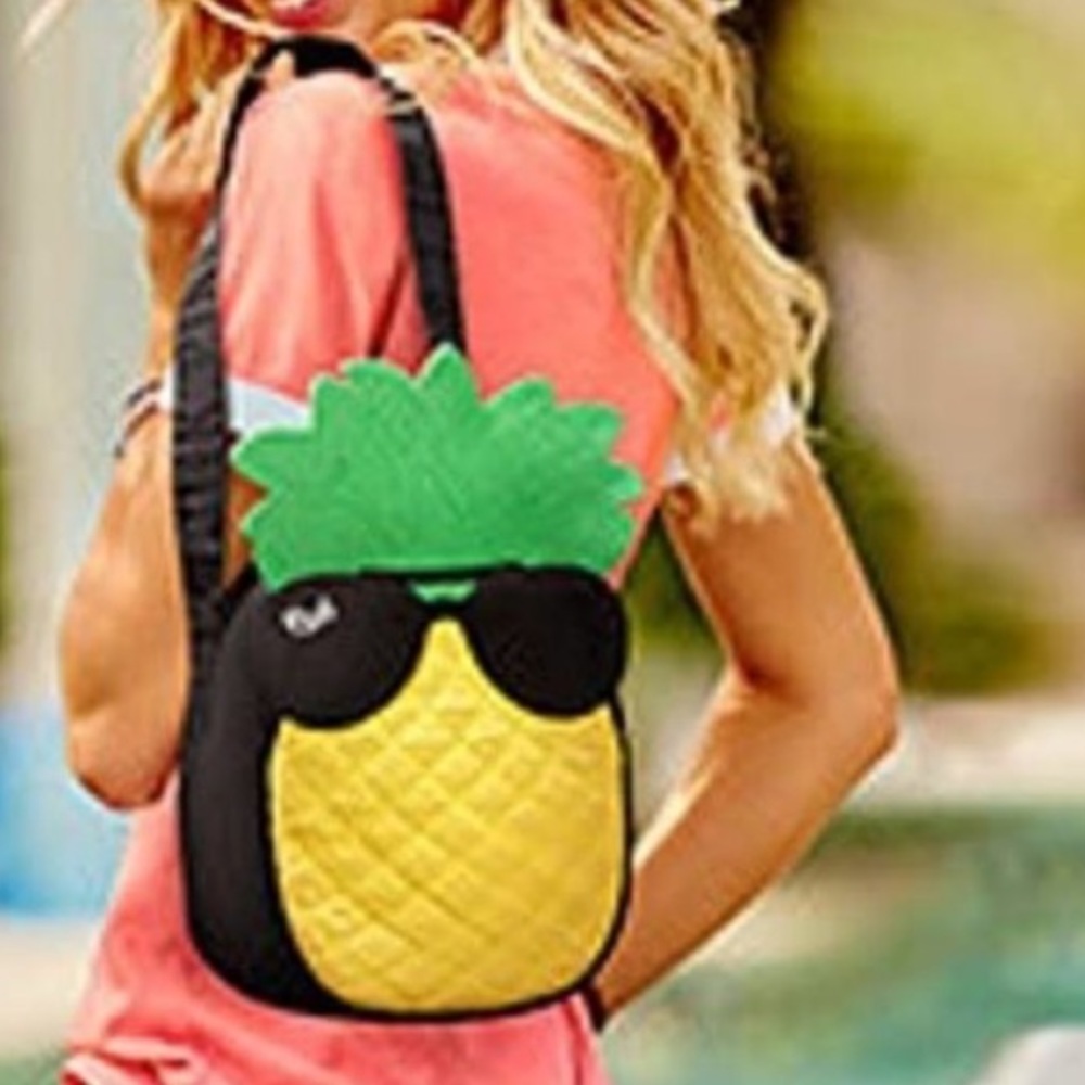🆕🌟Host Pick🌟VS PINK - Pineapple Cooler🍍Purse Bag
